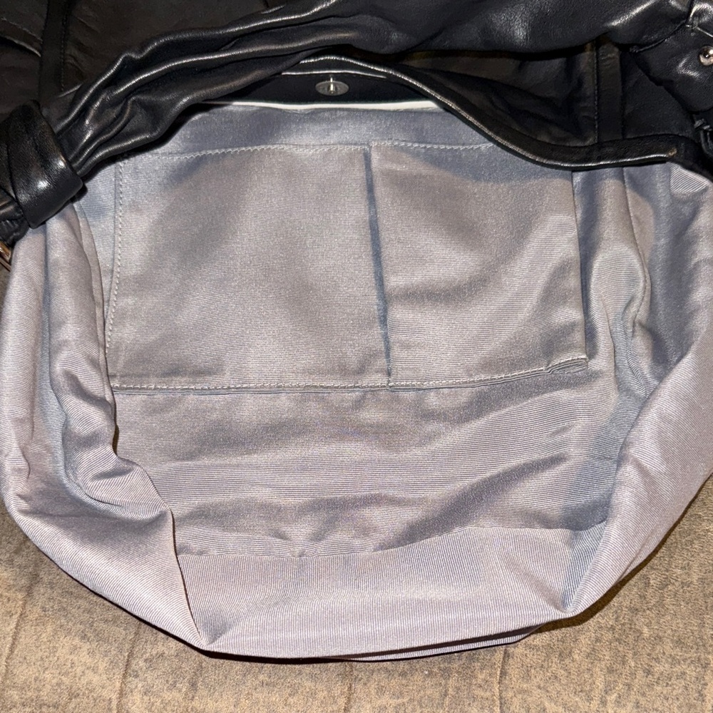 EC-Coach Chic Black Leather Hobo Bag - Picture 14 of 16